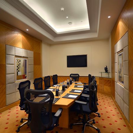 Park Plaza Gurgaon Hotel Zakenleven foto A boardroom at a hotel